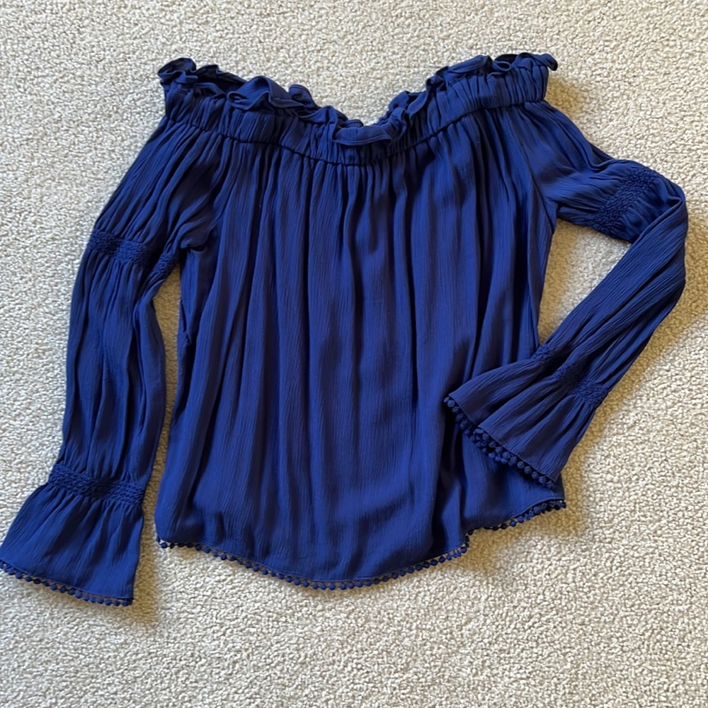Buffalo 🦬 off-shoulder shirt w/straps too!